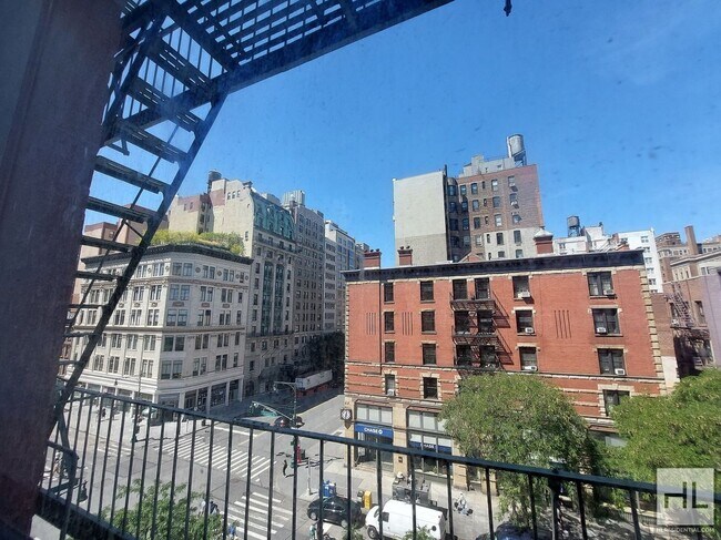 Photo - WEST 72 STREET Unidad 2A