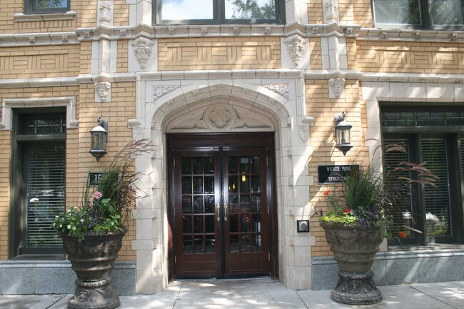 Photo - 1527 N Wicker Park Ave Apartments