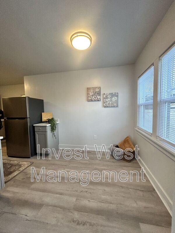 615 NE 6 Street Condo Unit 7 Condo for Rent in Camas, WA