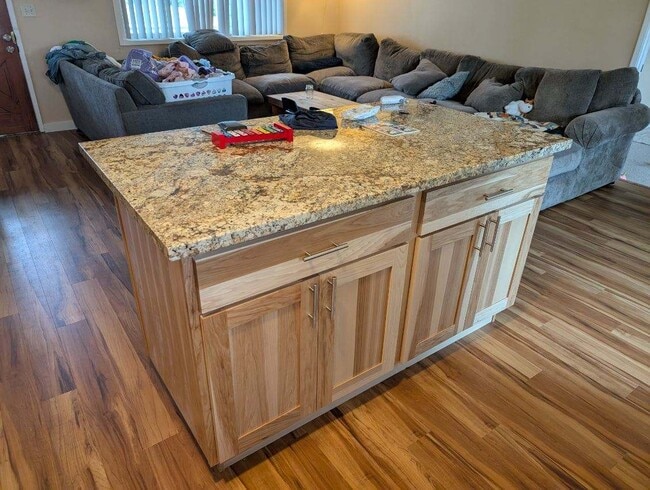 2000 Terresa Ave