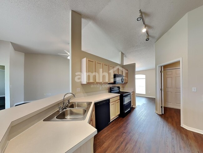 Photo - 875 Summer Glen Dr