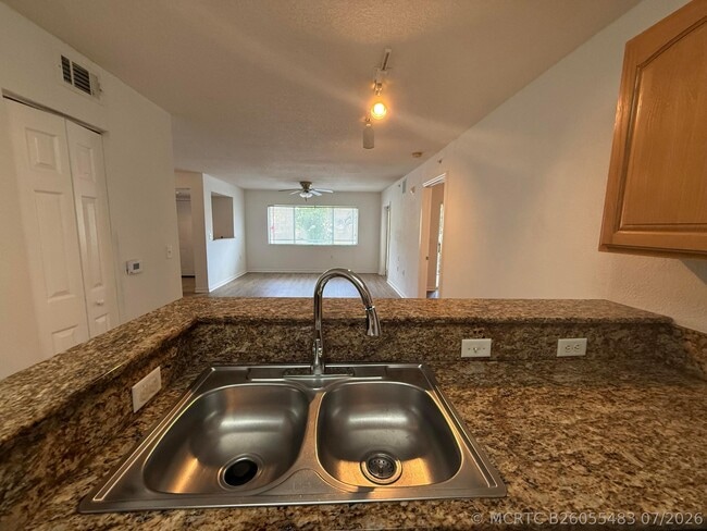 Photo - 231 SW Palm Dr Unit 107