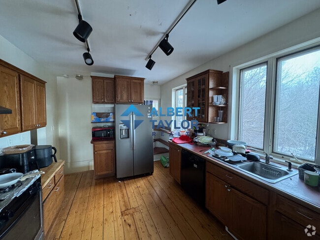 Building Photo - 53 Lawn St Unit 2 Rental