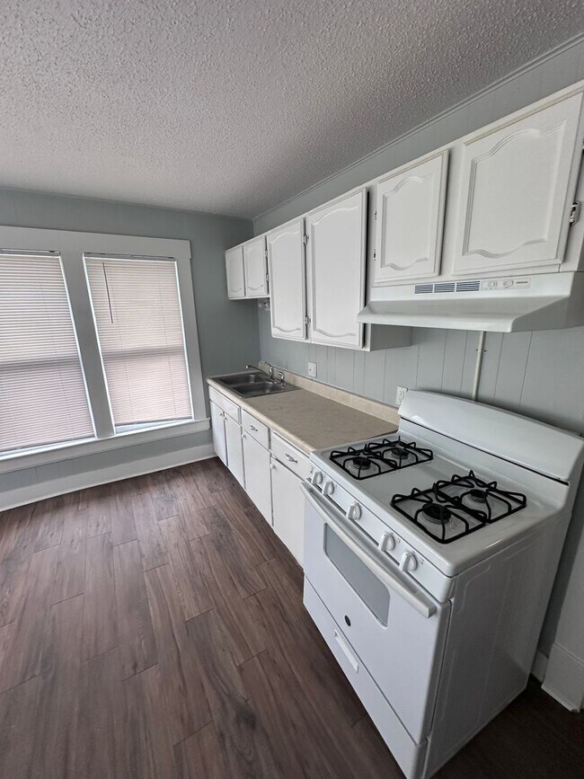 Building Photo - 620 S Main Ave Unit C Rental