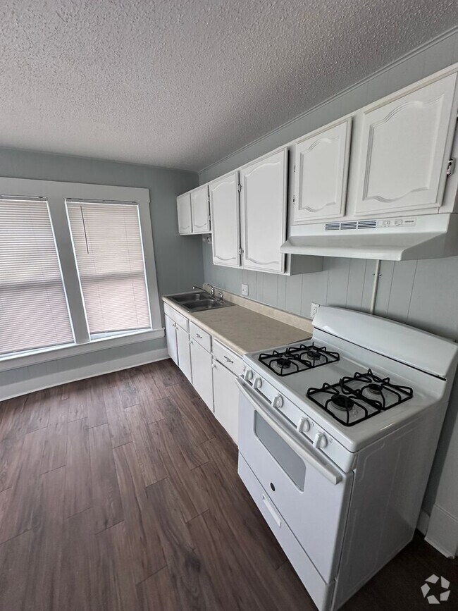 Building Photo - 620 S Main Ave Unit C Rental