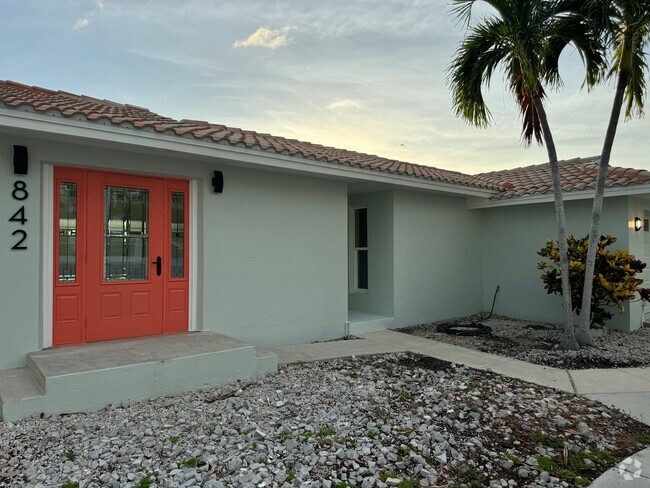 Building Photo - 2 Bed Marco Island Waterfront Home for Rent