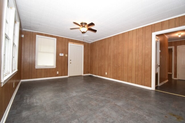 Photo - Spacious 3 Bedroom House