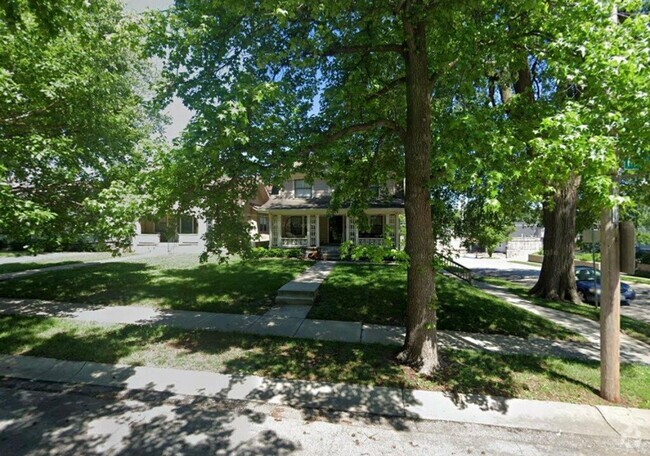 Building Photo - 3-Bedroom Just Steps from UMKC Campus! Rental