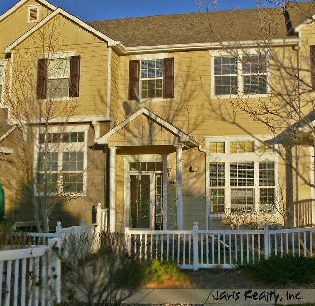 Fabulous Dual-Suite Red Hawk Town-home w/G... - Fabulous Dual-Suite Red Hawk Town-home w/G...