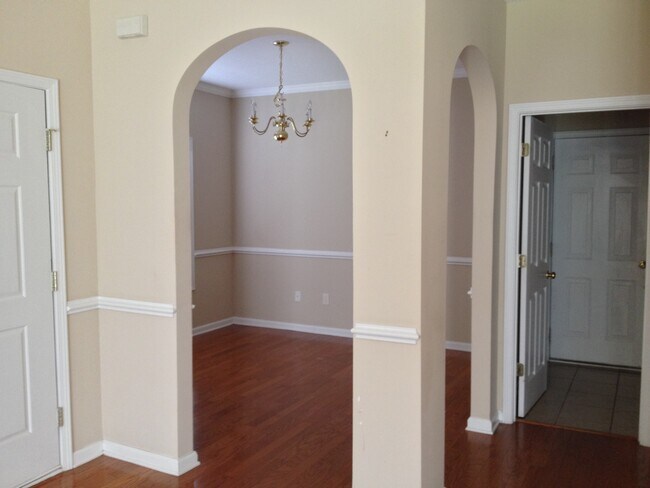 Photo - 404 Black Smith Ln