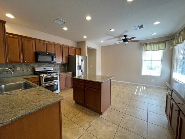 Photo - 1728 Colton Dr