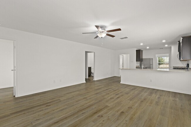 Photo - 4414 Banting Cres