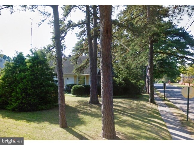 Photo - 324 Swarthmore Rd