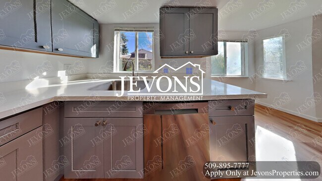 Photo - 1722 E 56th St Unidad 2