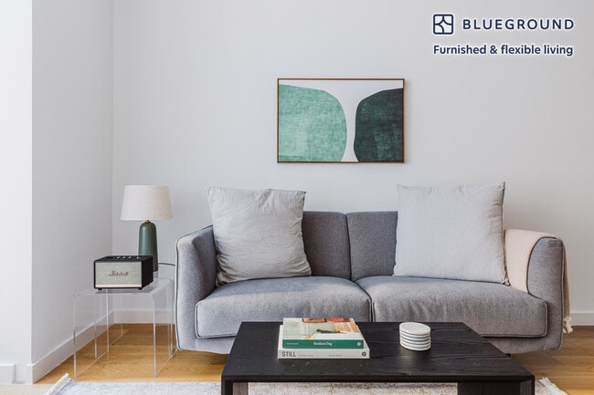 Photo - 137 Thompson St Unidad FL3-ID1589