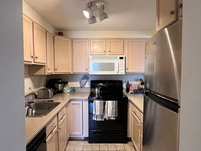 Photo - 170 Gore St Unit 412