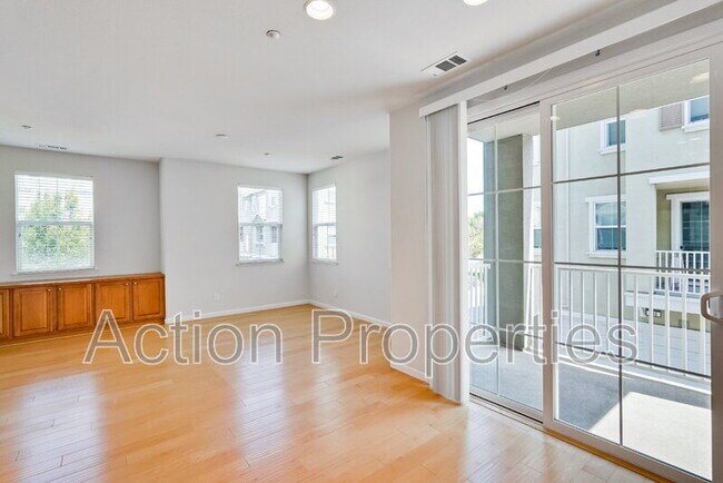 189 Darya Ct
