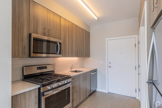 0BR, 1BA 402SF