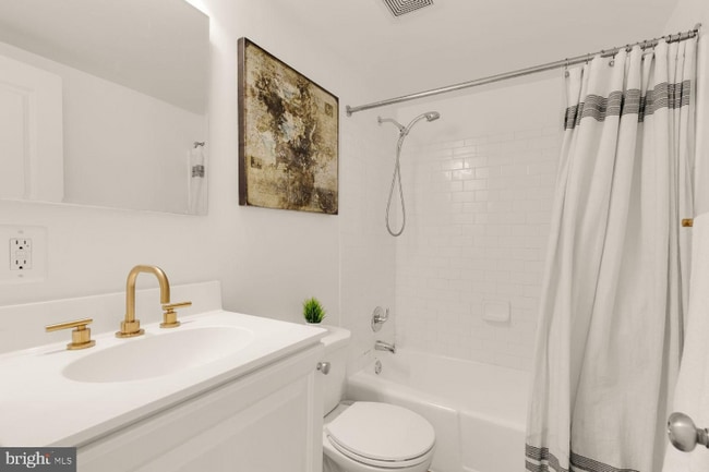 Photo - 1701 16th St NW Unit 717