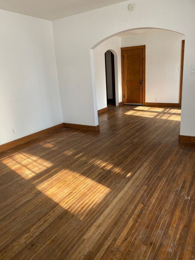 Photo - 285 Hammond Ave