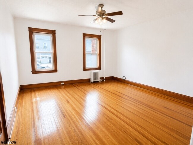 Photo - 404 Passaic Ave