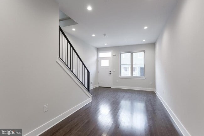 Photo - 2722 Latona St