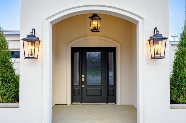 Photo - 265 Trunk St NE