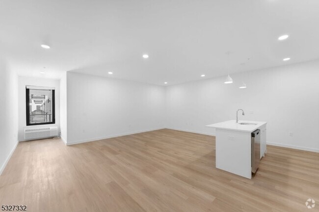 Building Photo - 803 South Ave Unit 202 Rental