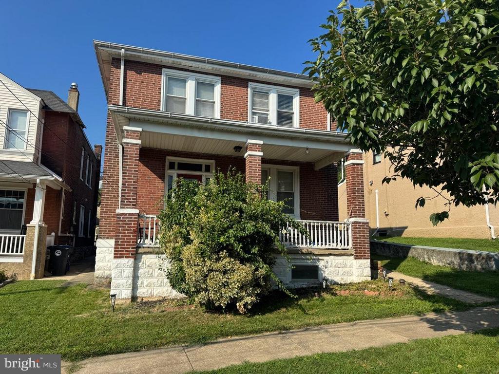 Photo - 134 W 8th Ave House