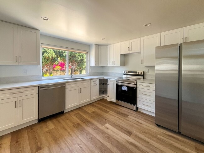 Photo - 5281 Tattershall Ave