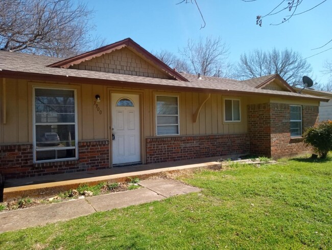 Building Photo - Redstone Rental