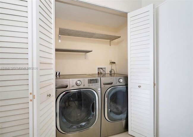 Photo - 1700 NW N River Dr Unit 804
