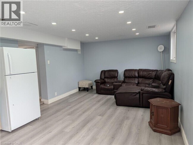 Photo - 118 Mercer Rd