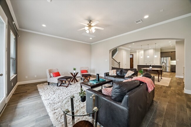 Photo - 1725 W 23rd St