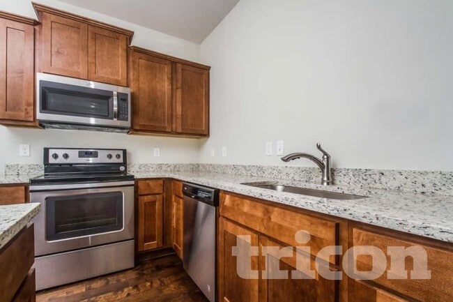 Photo - 512 Hickory Leaf Ct