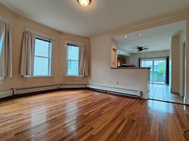 Photo - 11 Holton St Unit 1