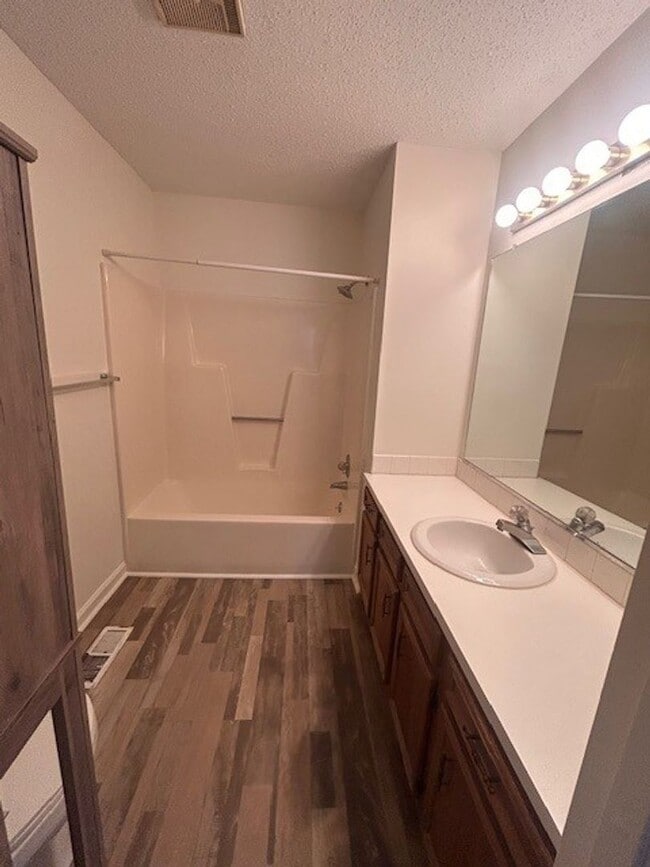 Photo - READY TO MOVE IN! 2 Beds 2 Baths!