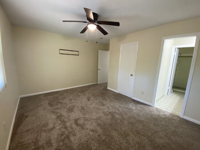 Photo - 4532 Hillside Dr