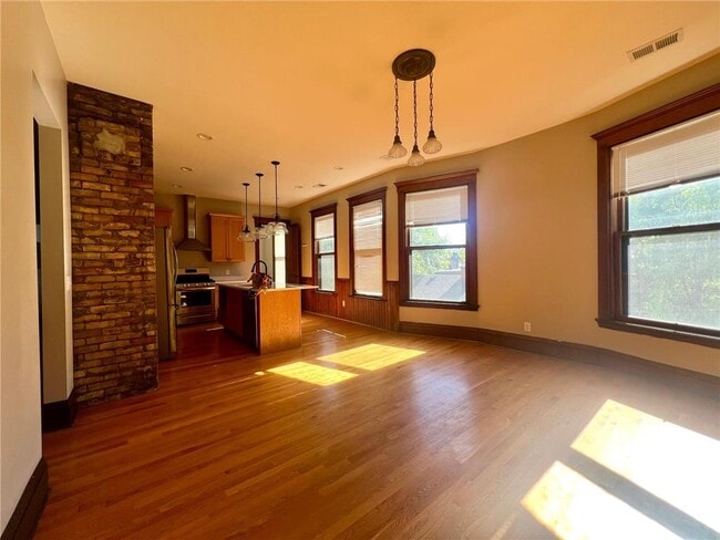 Photo - 1609 Elliot Ave