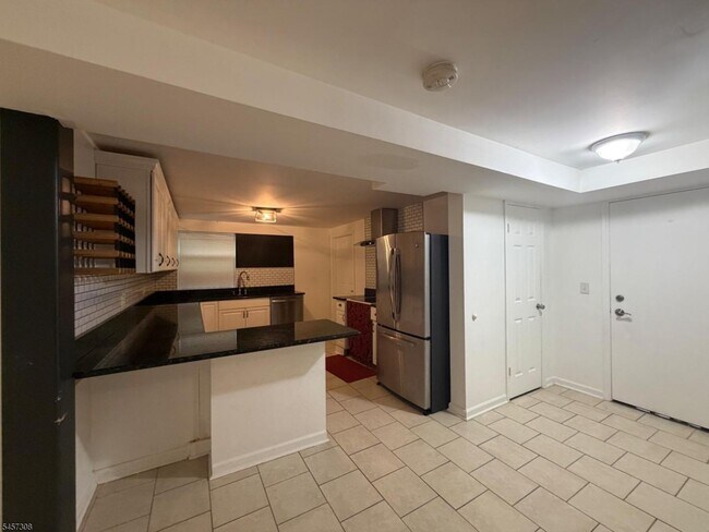 139 Mapes Ave