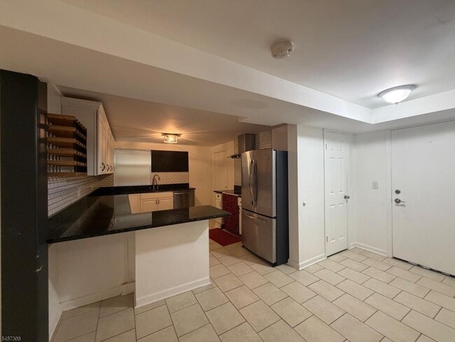 Photo - 139 Mapes Ave
