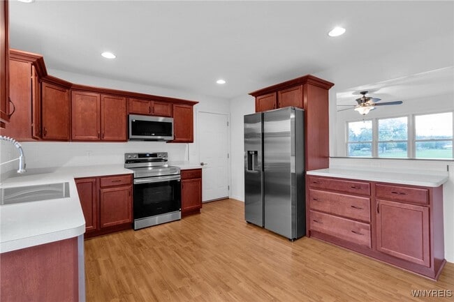 Photo - 940 Reserve Rd