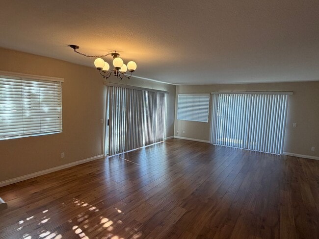 Photo - Spacious Condominium in Claremont School District! Ready for Immediate Move-in!! Unit 210