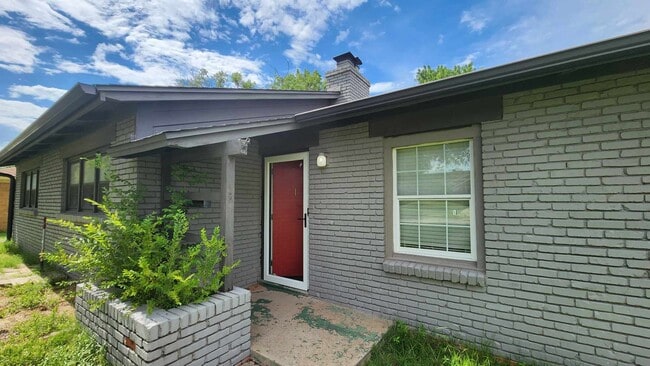 Building Photo - 3701 NW 60th St Rental