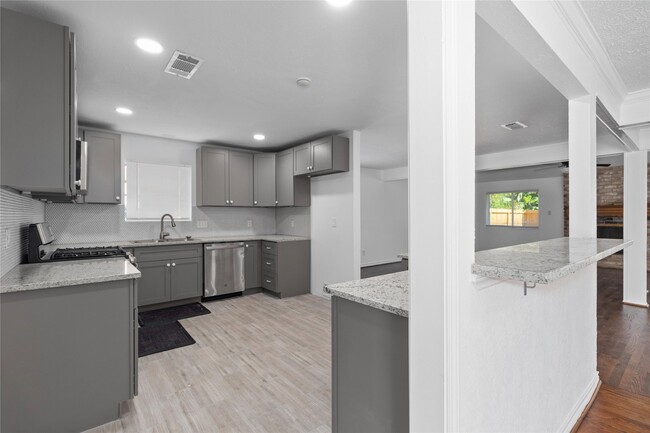 Photo - 500 Shirleen Dr
