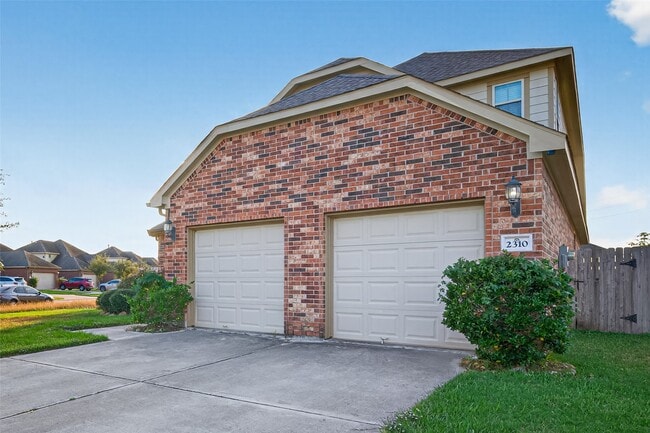 Photo - 2310 Shannon Ct