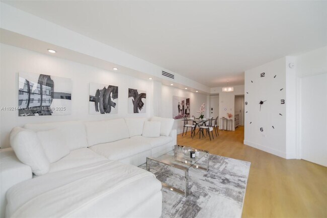 Photo - 801 Brickell Bay Dr Unit 1962