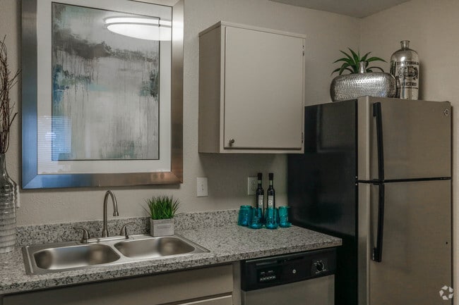 Kitchen - Commons at Westchase