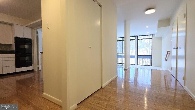 Photo - 4960 Sentinel Dr Unidad 10-401