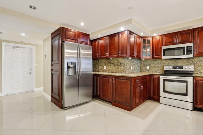 Photo - 3499 Oaks Way Unit 909